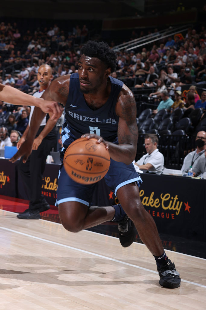 球队中场球 球队中场球